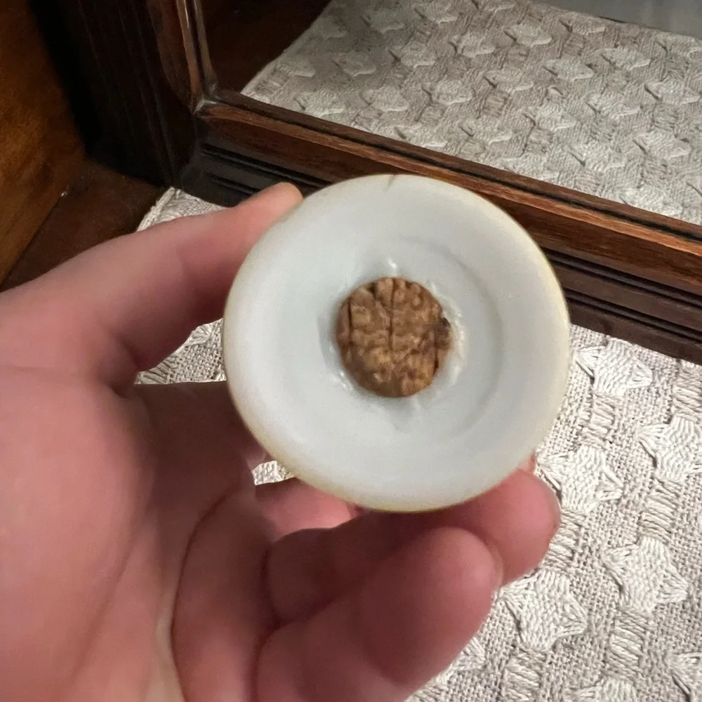 NO BRAND Classic Mid Century Modern Vintage Milk Glass‎ Bud Vase Yellow Brown